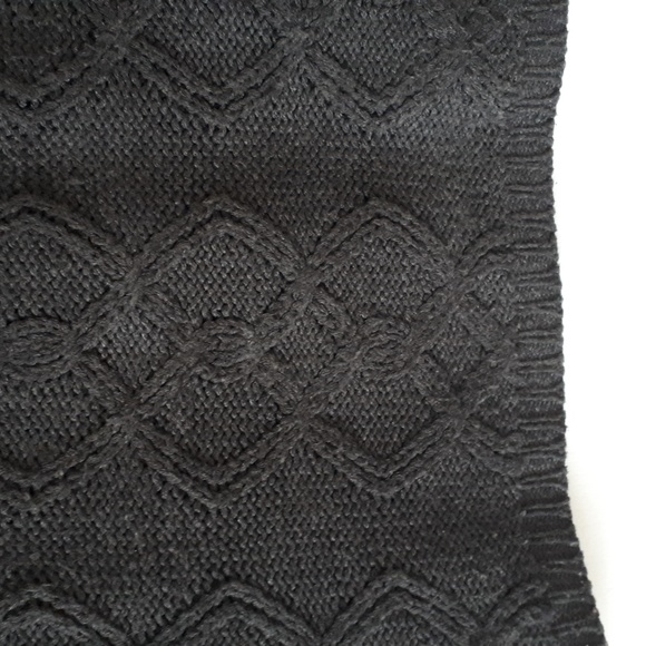 Women's Sweater - Picture 4 of 9